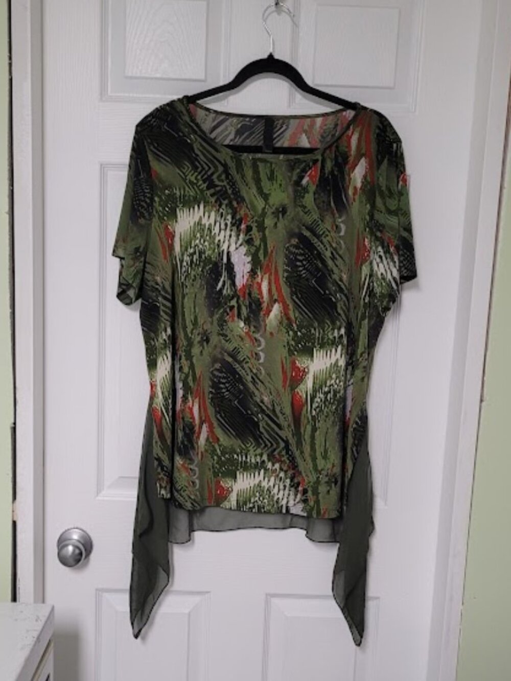 Size 2X Asymmetrical Tunic Top Botanical Print Handkerchief Hem-Made in Canada